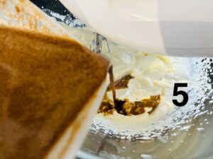 Fruste, panna montata e liquido all'orzo