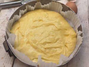 Sistemate le mele sulla torta