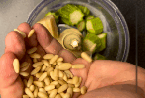 Preparare il Pesto a Crudo