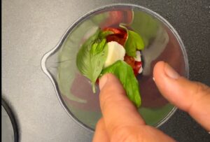 Frulla i peperoni con i datterini